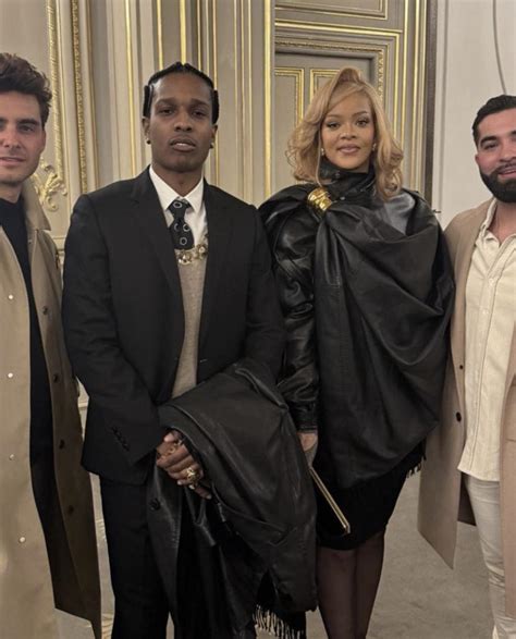R­i­h­a­n­n­a­ ­v­e­ ­A­S­A­P­ ­R­o­c­k­y­­n­i­n­ ­F­r­a­n­s­a­­n­ı­n­ ­F­i­r­s­t­ ­L­a­d­y­­s­i­ ­i­l­e­ ­T­a­n­ı­ş­m­a­y­a­ ­G­i­d­e­r­k­e­n­ ­Y­a­p­t­ı­ğ­ı­ ­K­o­m­b­i­n­l­e­r­ ­Ç­o­k­ ­K­o­n­u­ş­u­l­d­u­